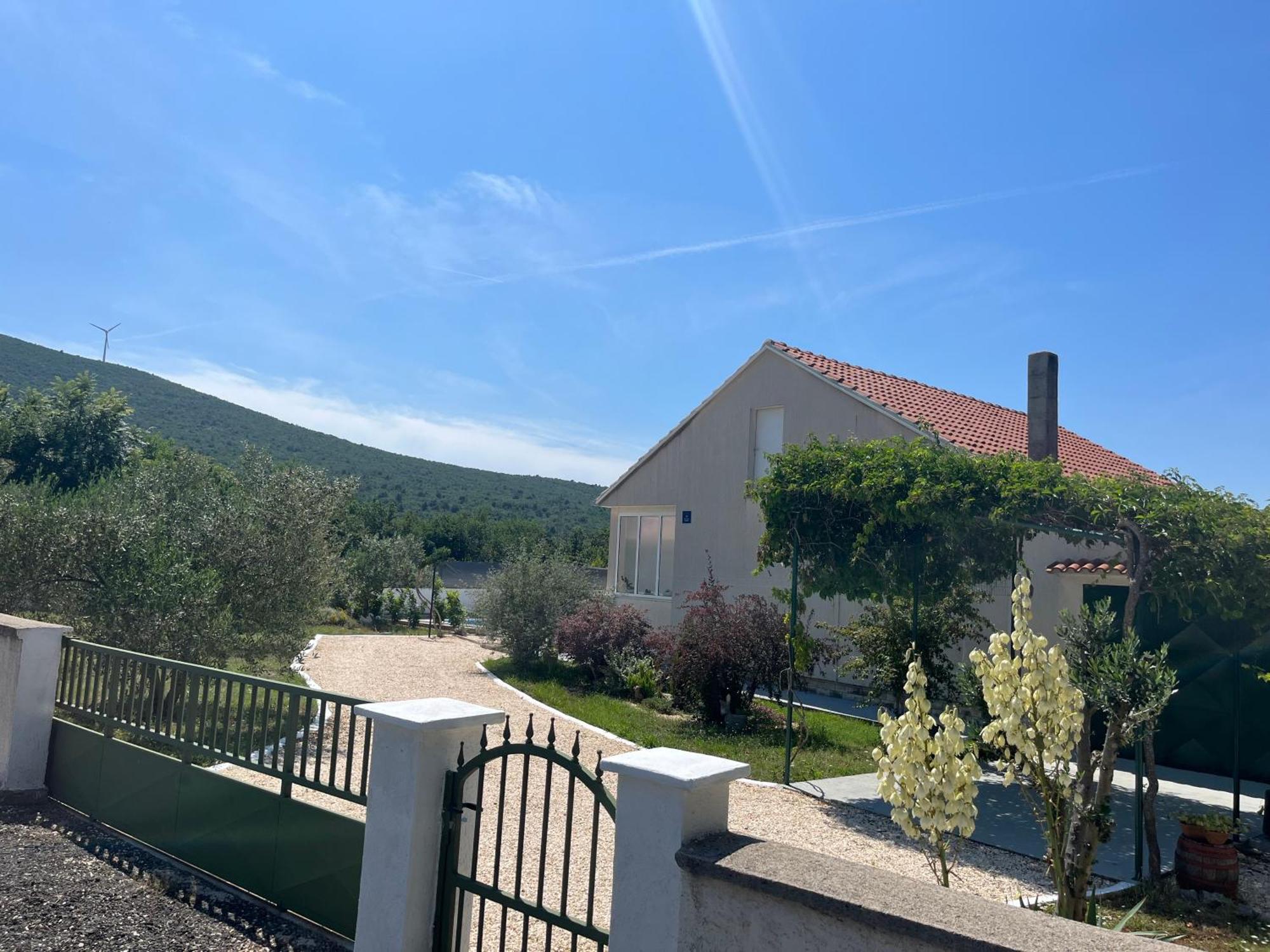 Mediterranean Olive Waterfallskrka-Croatia Βίλα Gulin Εξωτερικό φωτογραφία